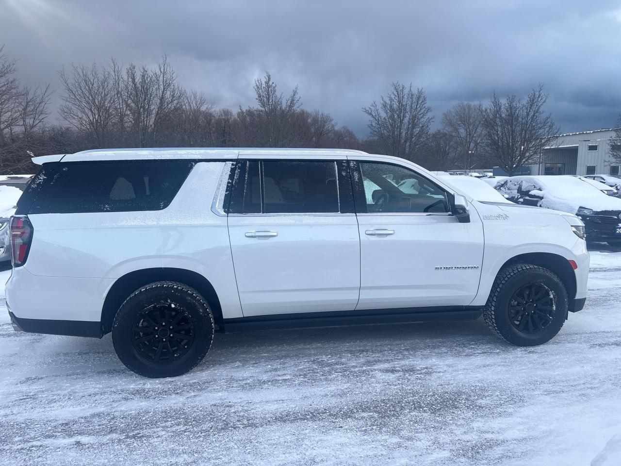 2024 Chevrolet Suburban High Country 4WD + 6.2L + Premium Pkg + Rear Seat Photo