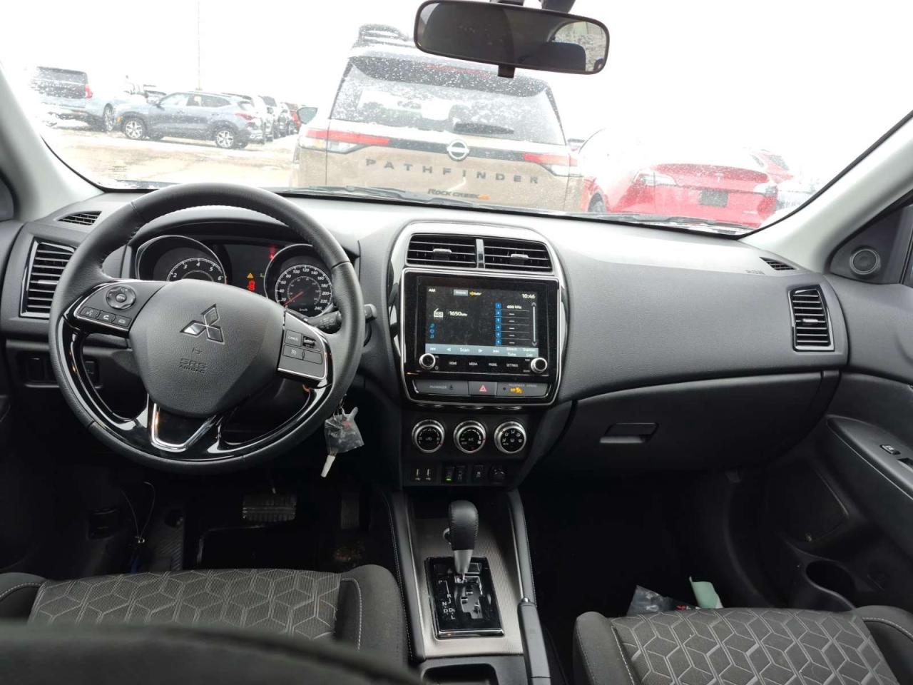 2024 Mitsubishi RVR SE 4dr AWC Photo