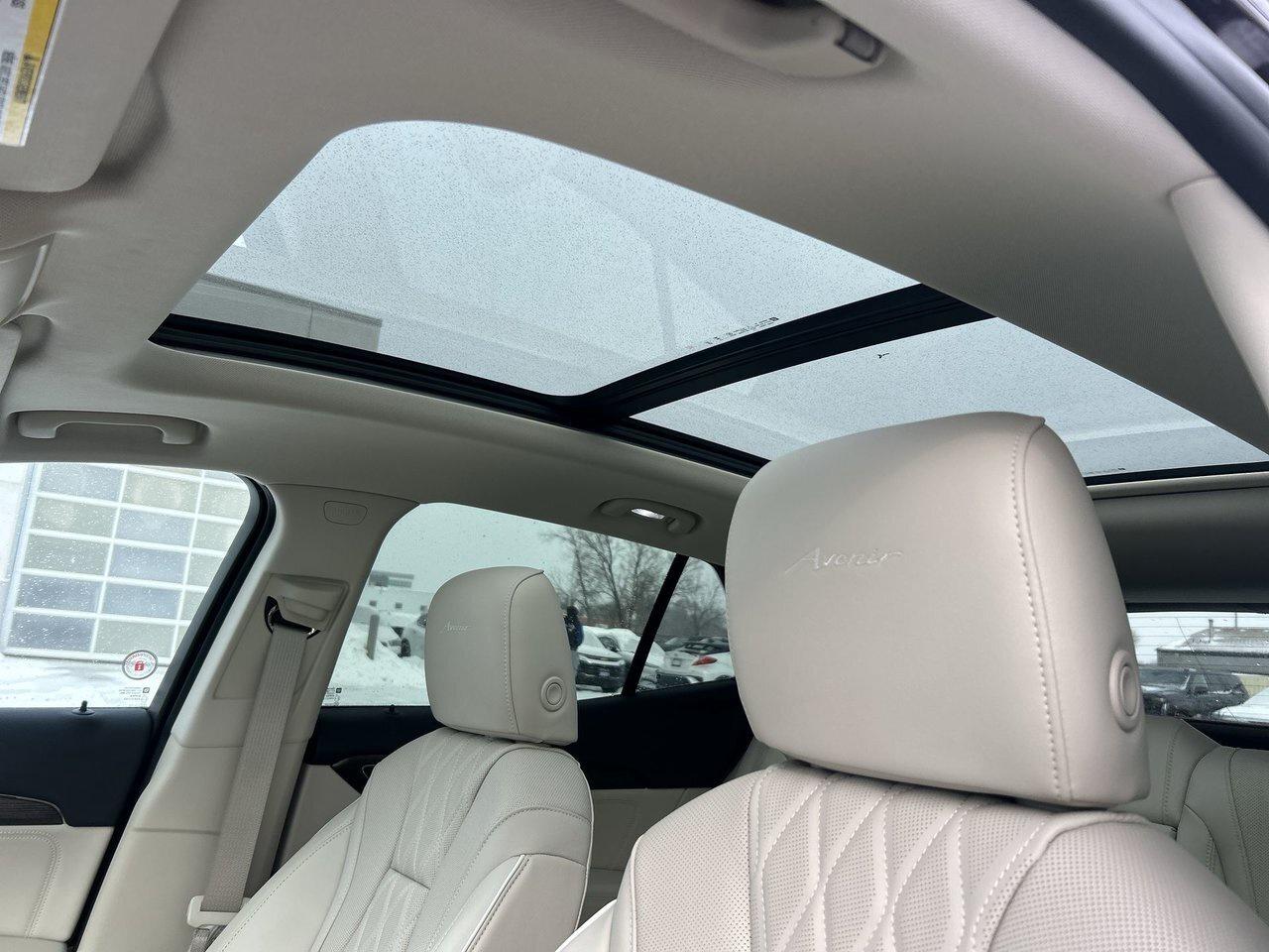 2023 Buick Envision Avenir AWD Under 2000km!! Lane Keeping Assist Coll Photo