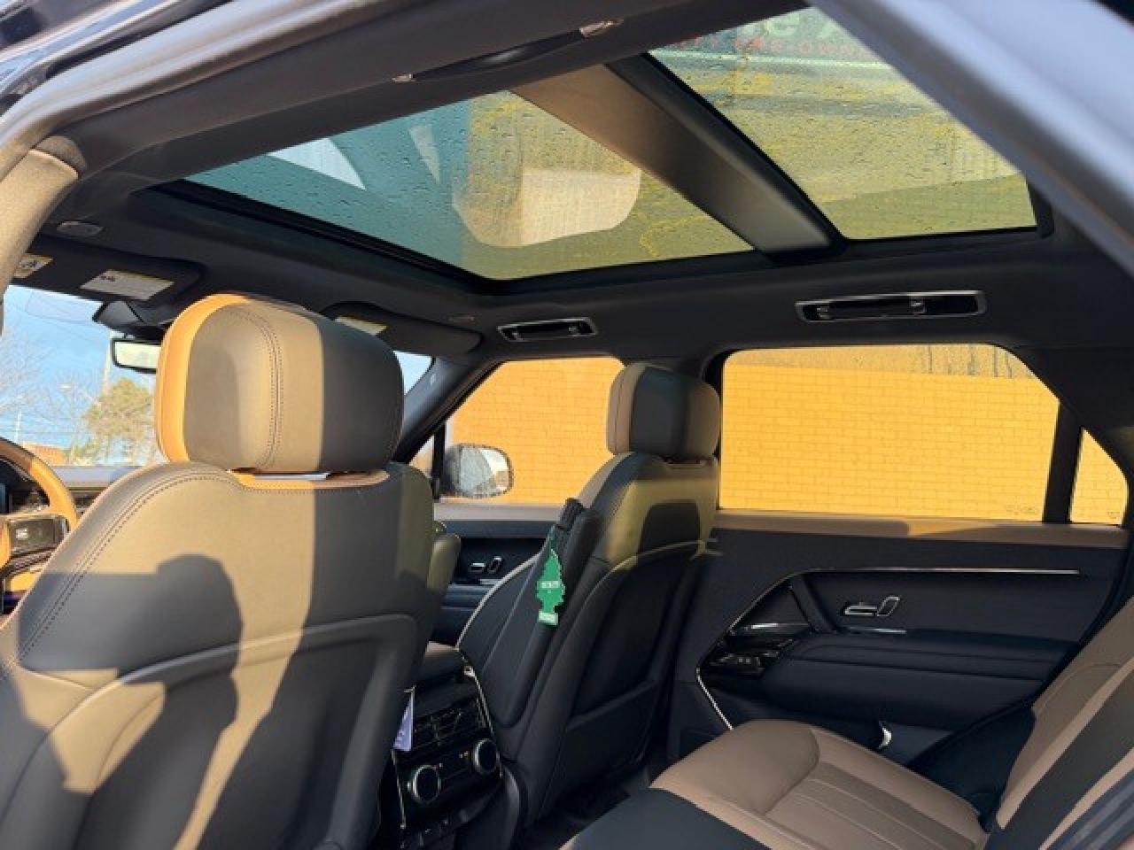 2023 Land Rover Range Rover Sport P400 Dynamic 360 cam Heads up Cooled seat  23" Rim Photo