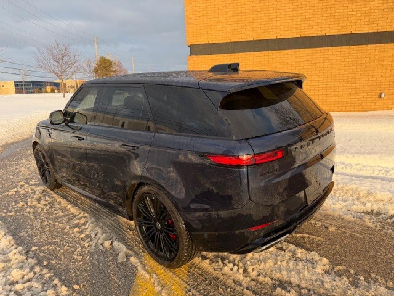 2023 Land Rover Range Rover Sport P400 Dynamic 360 cam Heads up Cooled seat  23" Rim Photo