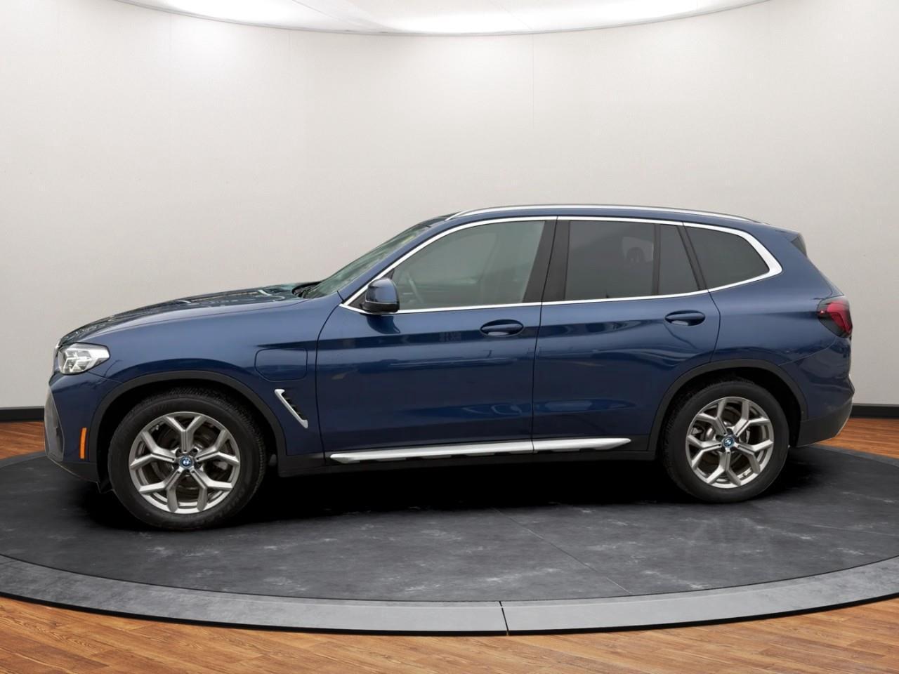 2023 BMW X3 xDrive30e Photo2