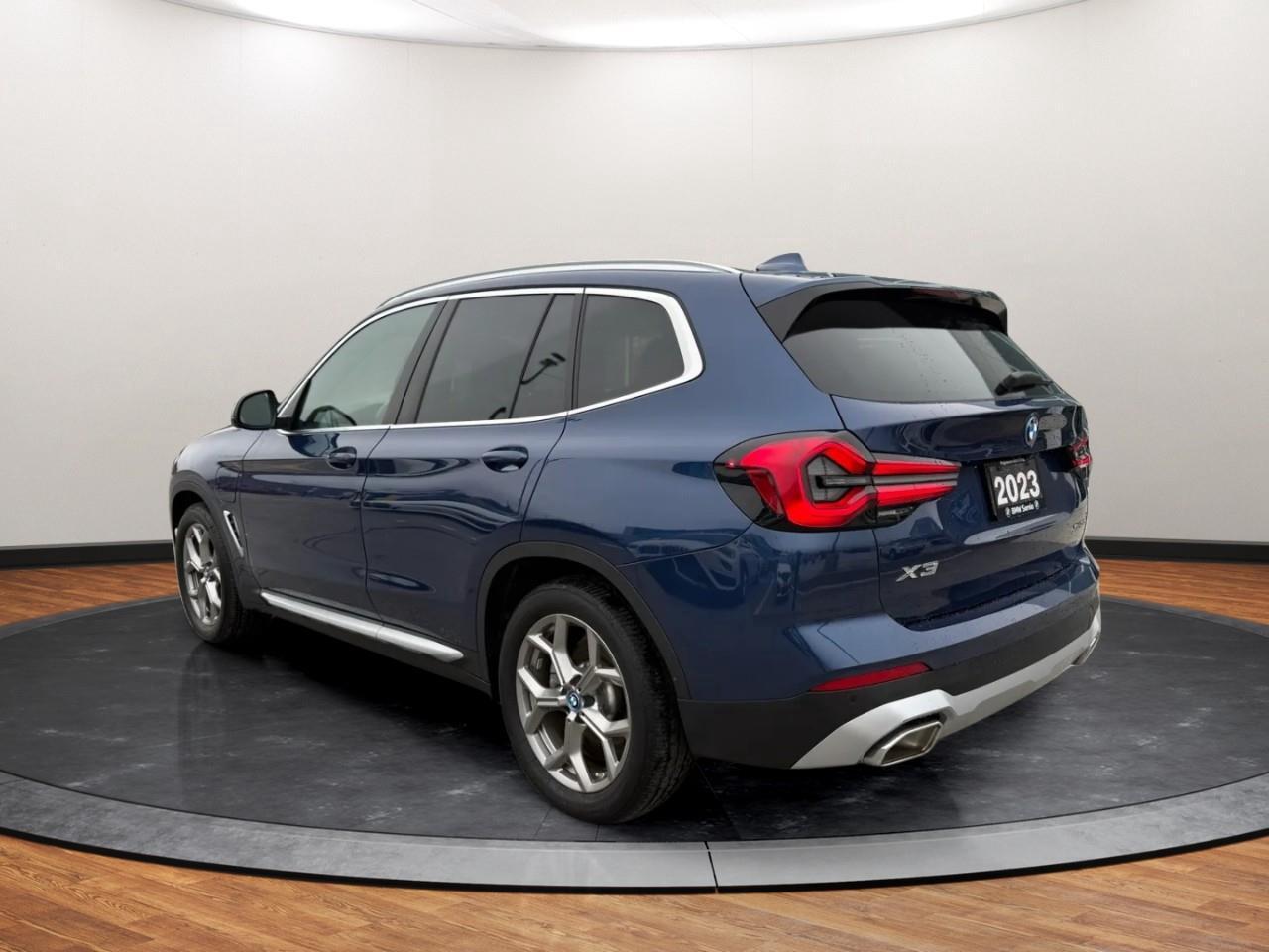2023 BMW X3 xDrive30e Photo3