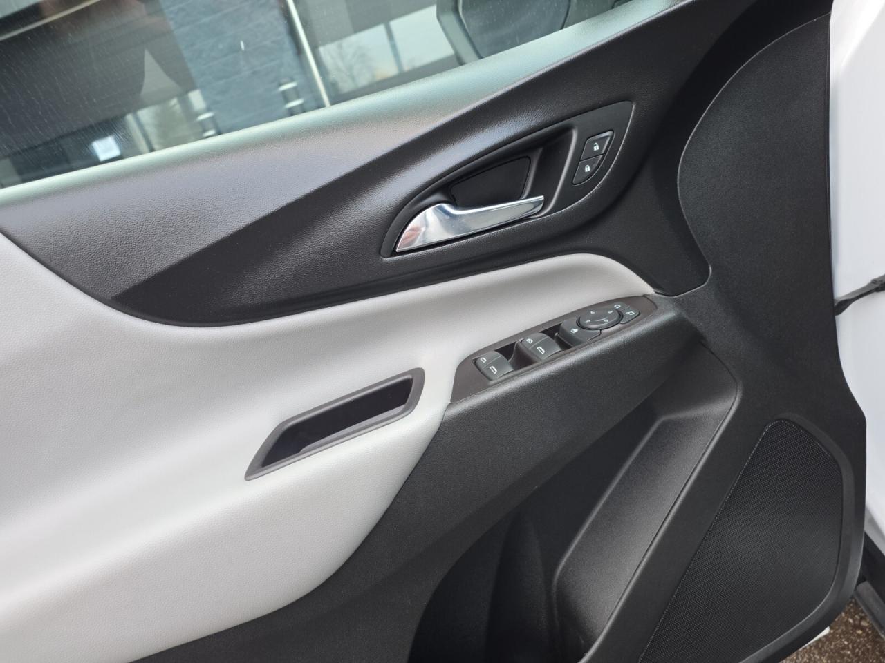 2021 Chevrolet Equinox LT w/1LT * NO ACCIDENTS / 1 OWNER / FULL SERVICE H Photo