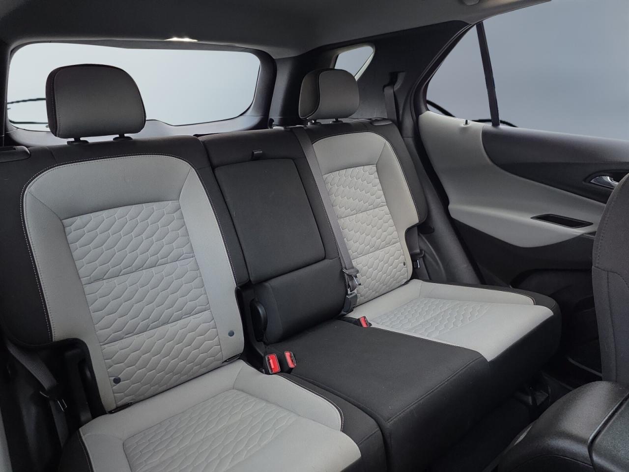 2021 Chevrolet Equinox LT w/1LT * NO ACCIDENTS / 1 OWNER / FULL SERVICE H Photo