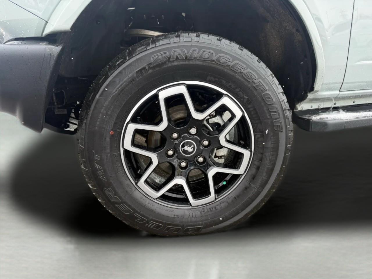 2024 Ford Bronco Outer Banks Photo