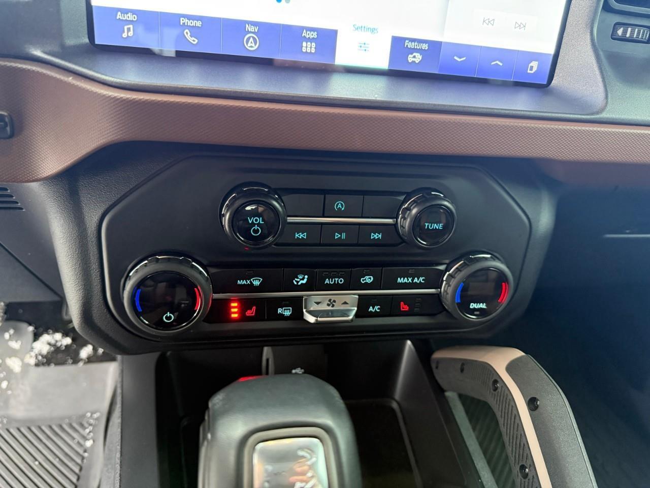 2024 Ford Bronco Outer Banks Photo