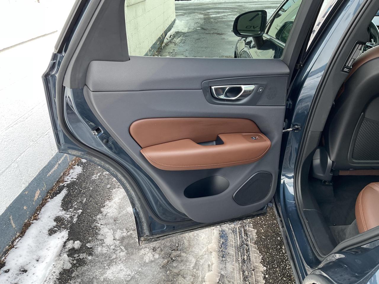 2021 Volvo XC60 T6 Inscription 4dr All-Wheel Drive Photo