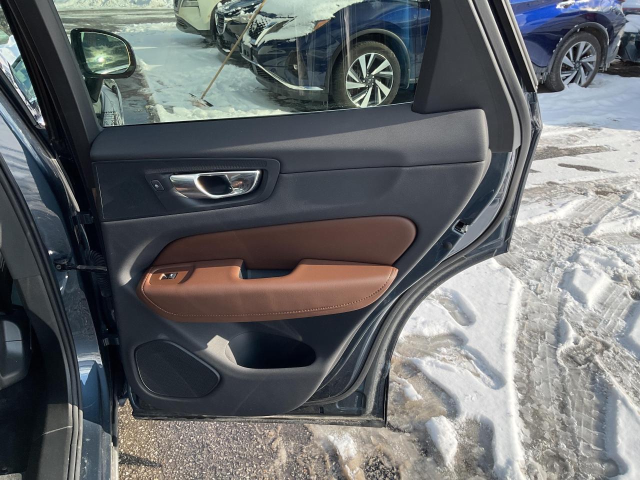 2021 Volvo XC60 T6 Inscription 4dr All-Wheel Drive Photo