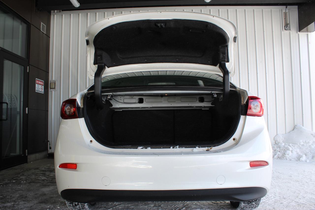 2018 Mazda MAZDA3 1-Owner Mazda 3, No accidents, Full Service histor Photo