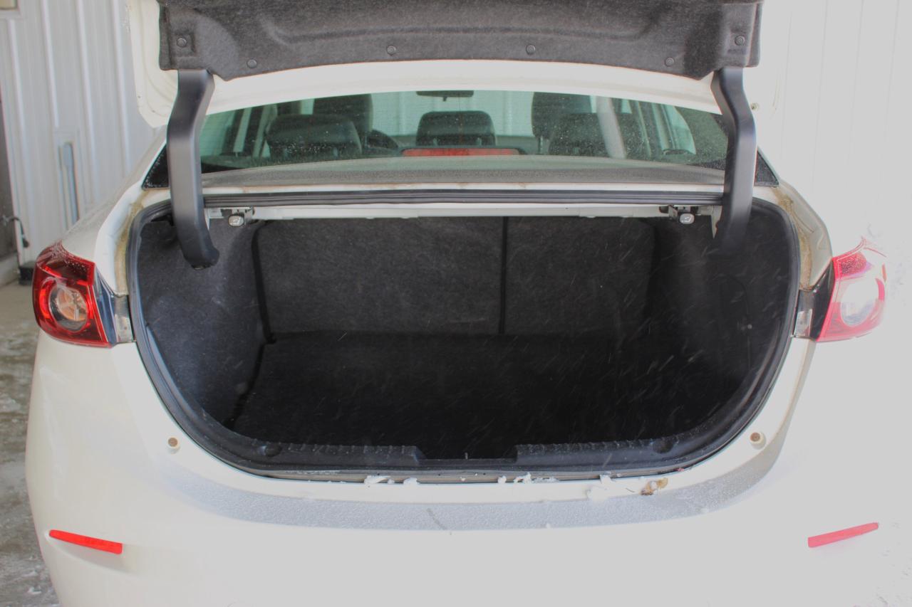 2018 Mazda MAZDA3 1-Owner Mazda 3, No accidents, Full Service histor Photo