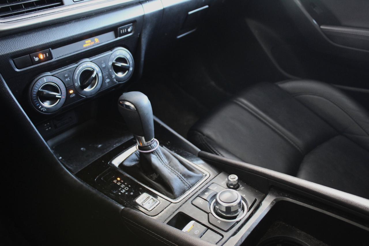 2018 Mazda MAZDA3 1-Owner Mazda 3, No accidents, Full Service histor Photo