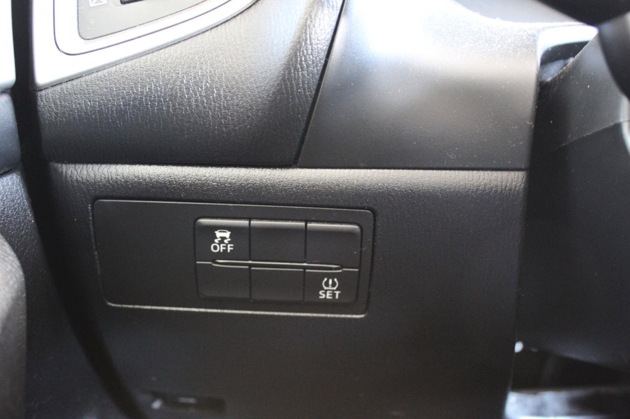 2018 Mazda MAZDA3 1-Owner Mazda 3, No accidents, Full Service histor Photo