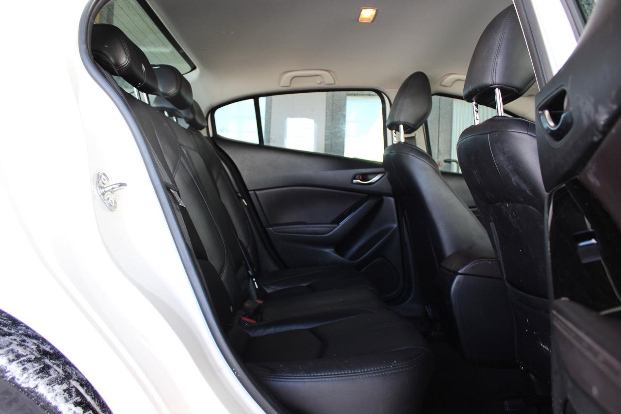 2018 Mazda MAZDA3 1-Owner Mazda 3, No accidents, Full Service histor Photo