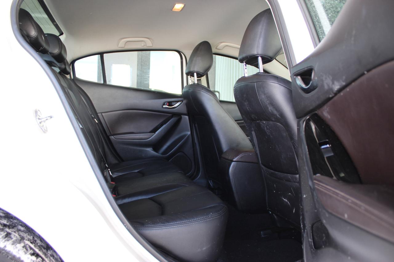 2018 Mazda MAZDA3 1-Owner Mazda 3, No accidents, Full Service histor Photo