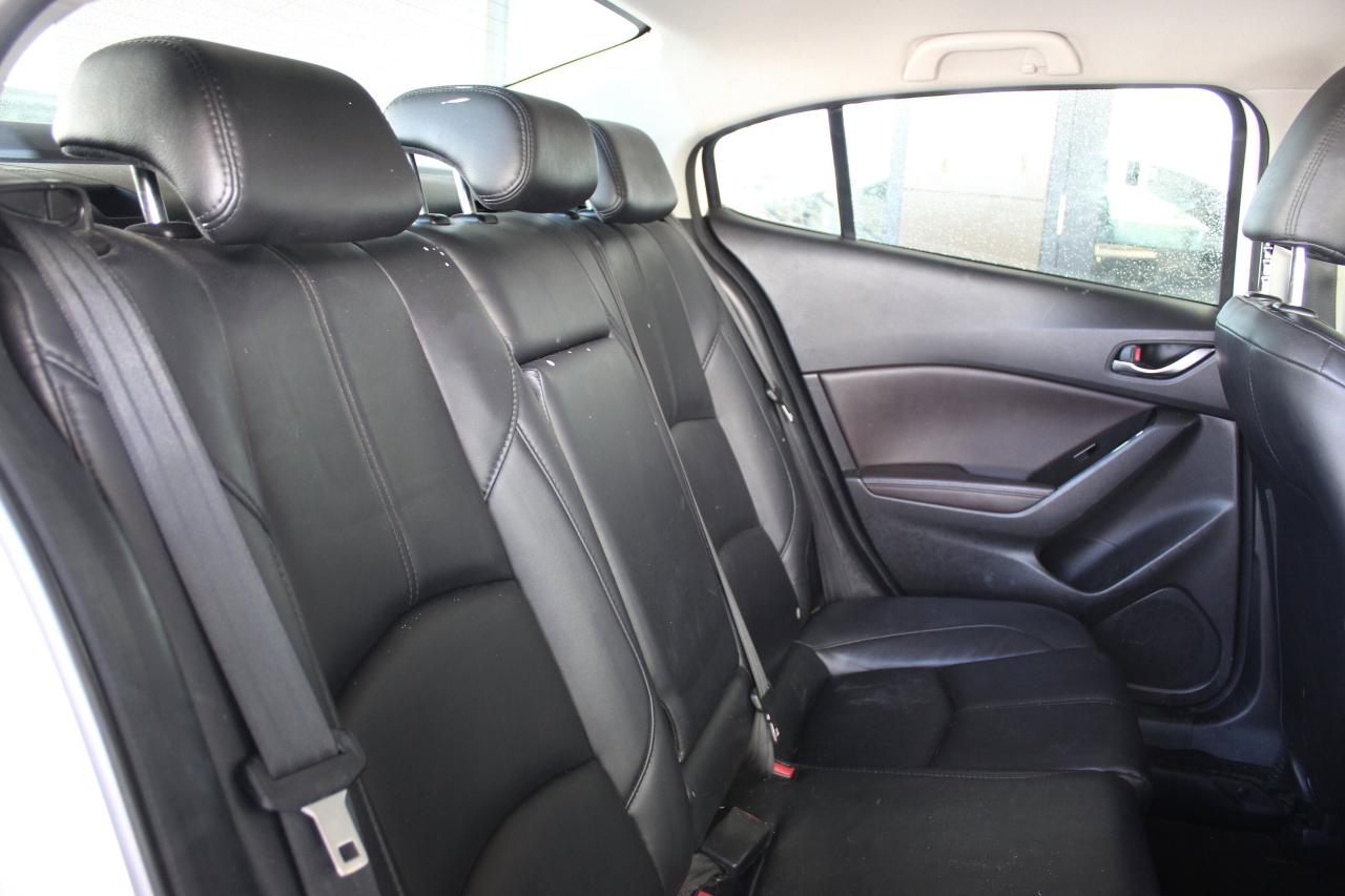 2018 Mazda MAZDA3 1-Owner Mazda 3, No accidents, Full Service histor Photo