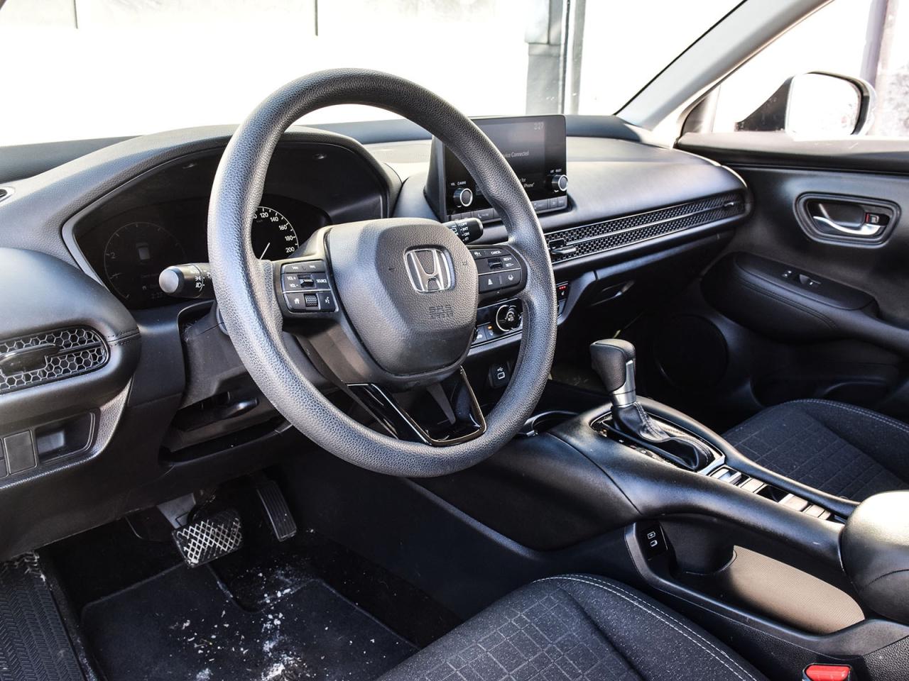 2025 Honda HR-V LX Photo