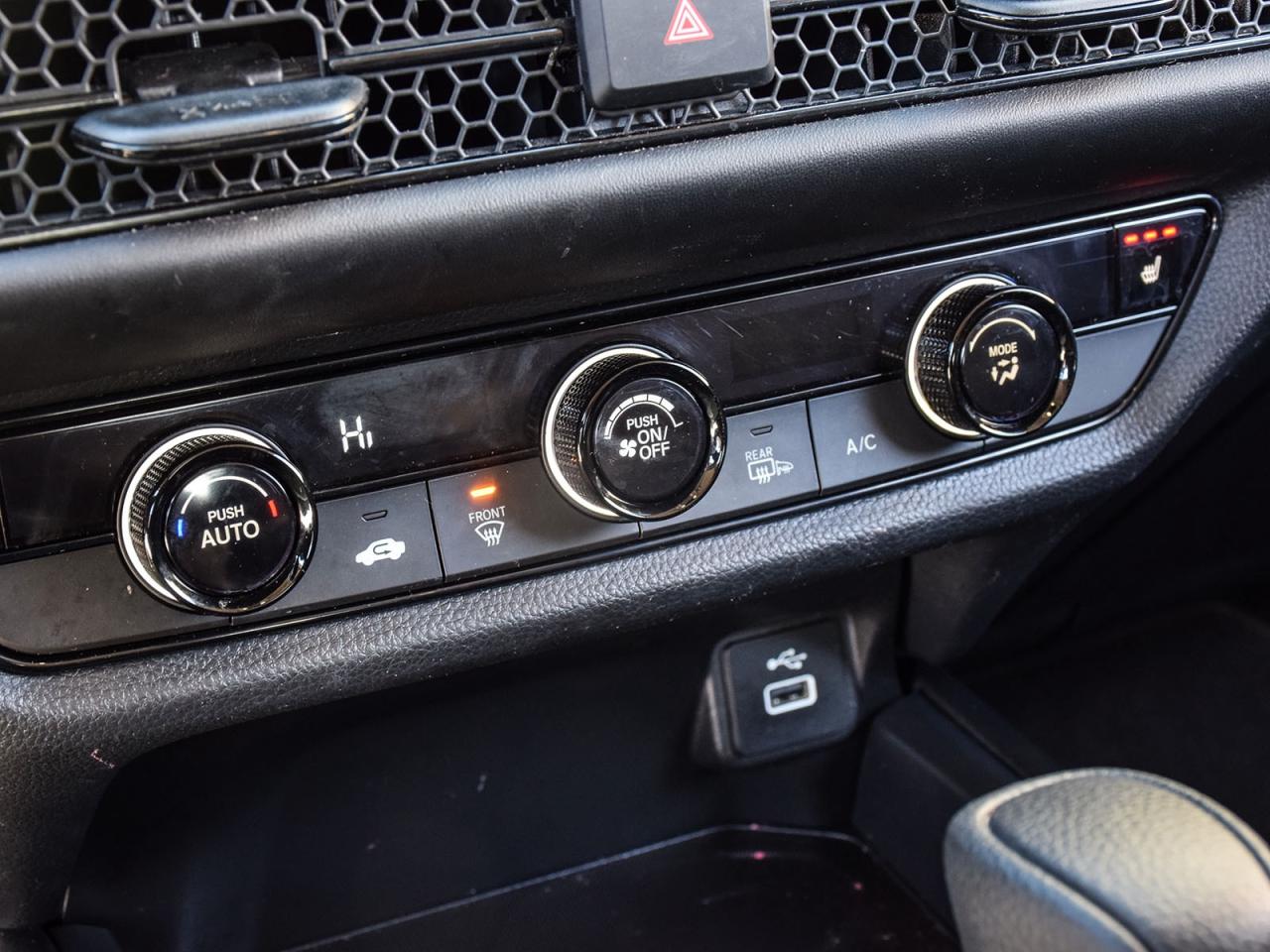 2025 Honda HR-V LX Photo