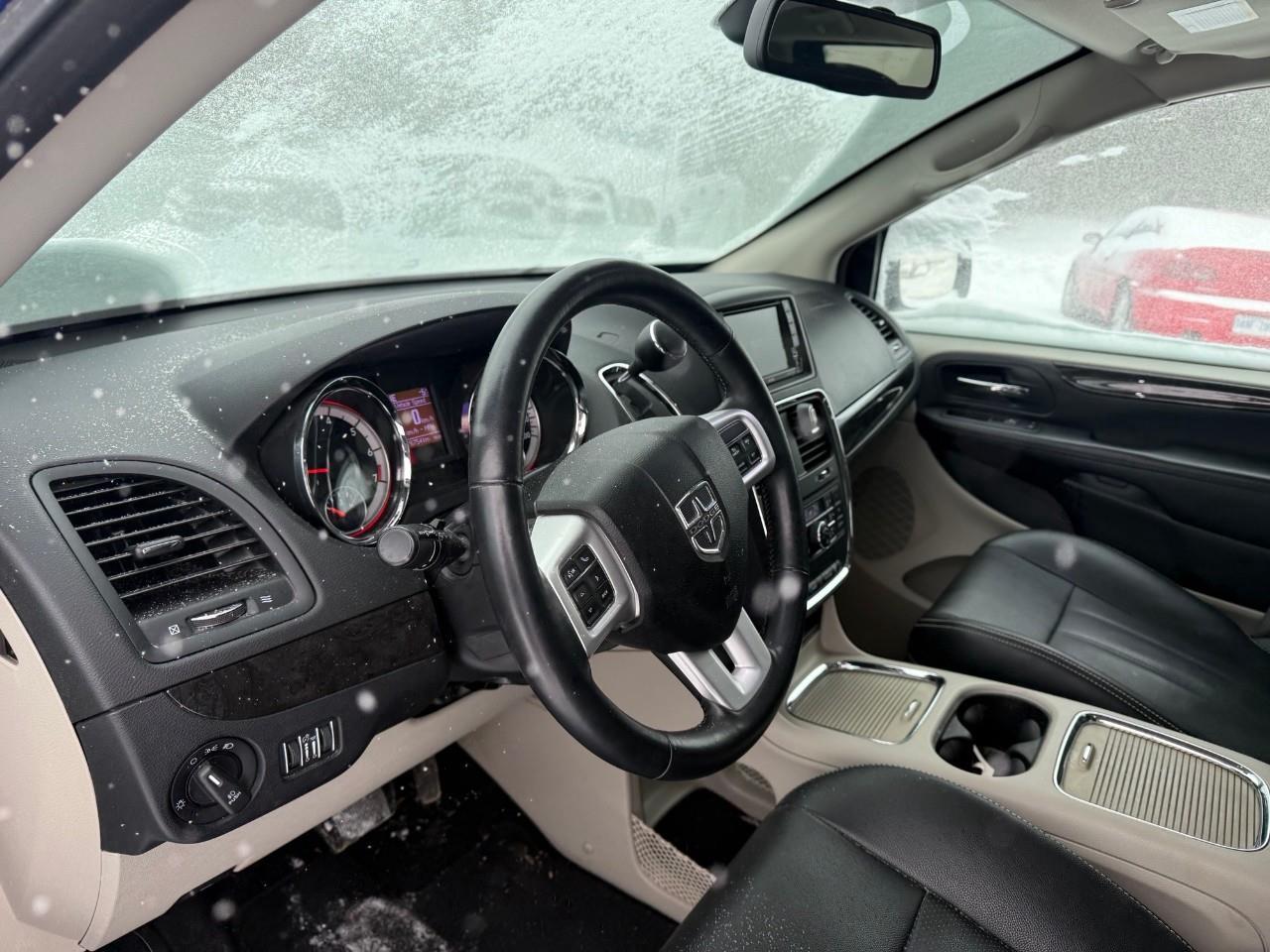 2018 Dodge Grand Caravan Crew Passenger Van Photo