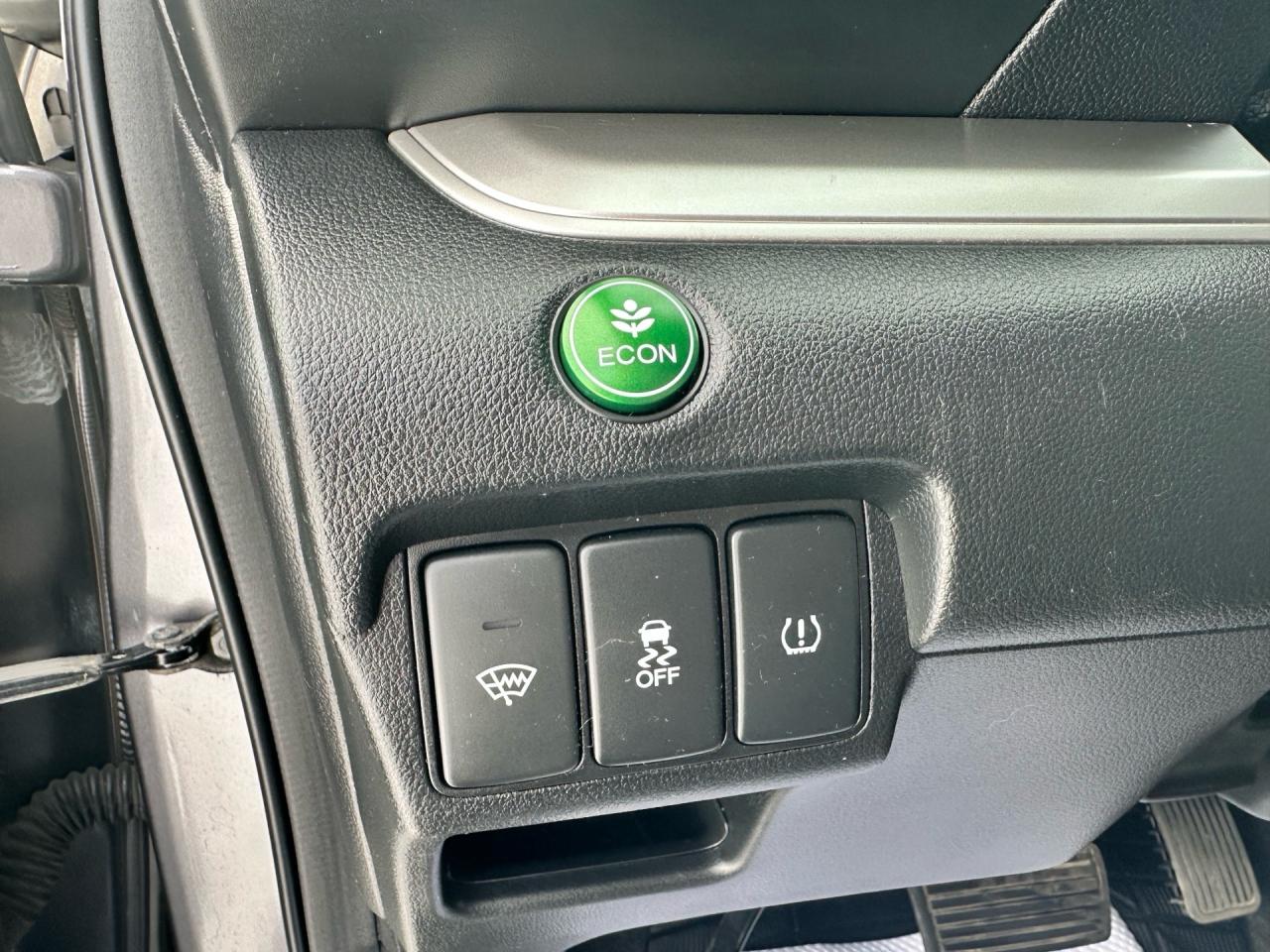 2016 Honda CR-V SE ~ AWD ~ SAFETY INCLUDED Photo