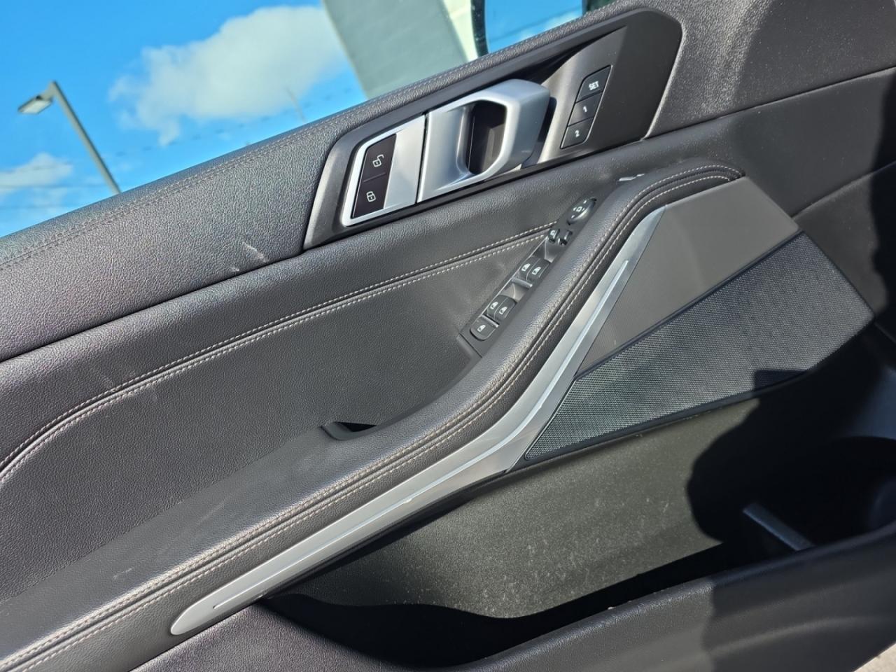 2022 BMW X5 xDrive45e Plug-In Hybrid * HUD / CRYSTAL SHIFTER / Photo