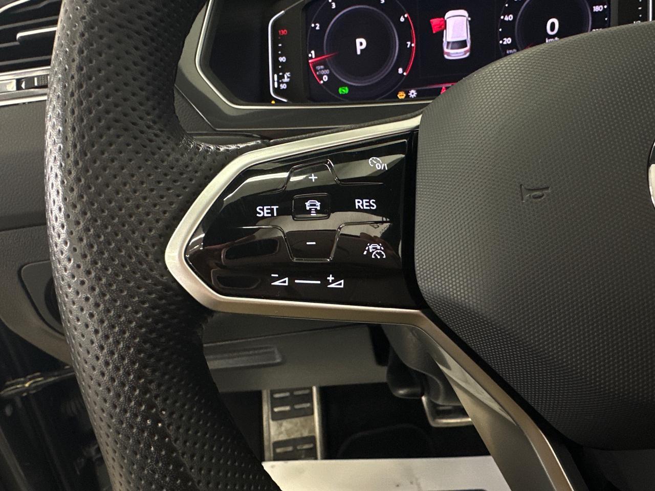 2024 Volkswagen Tiguan Comfortline R-Line Black Edition 4dr All-Wheel Drive 4MOTION Photo