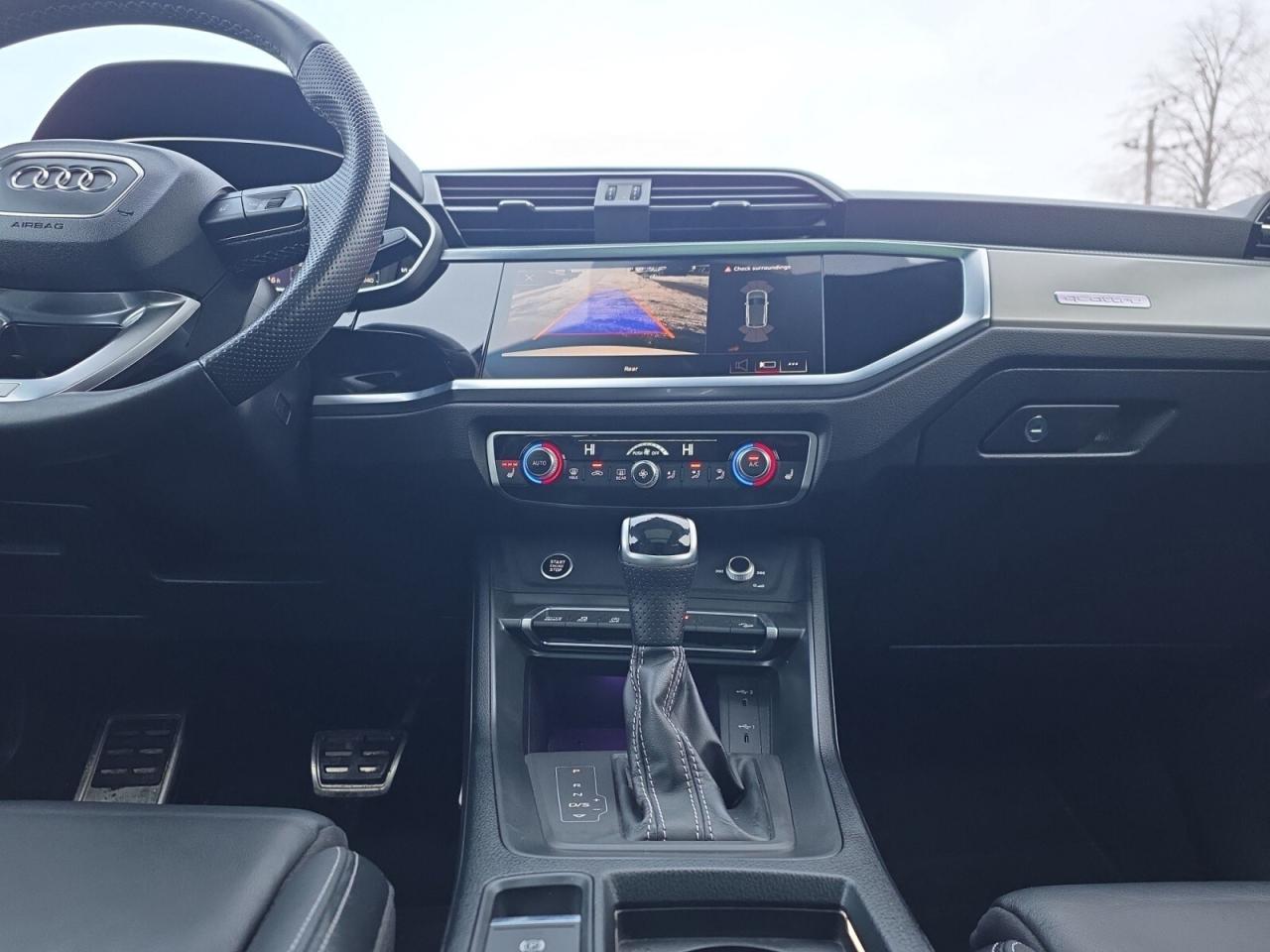 2024 Audi Q3 Progressiv S-Line * DIGITAL DASH / CARPLAY / PANOR Photo