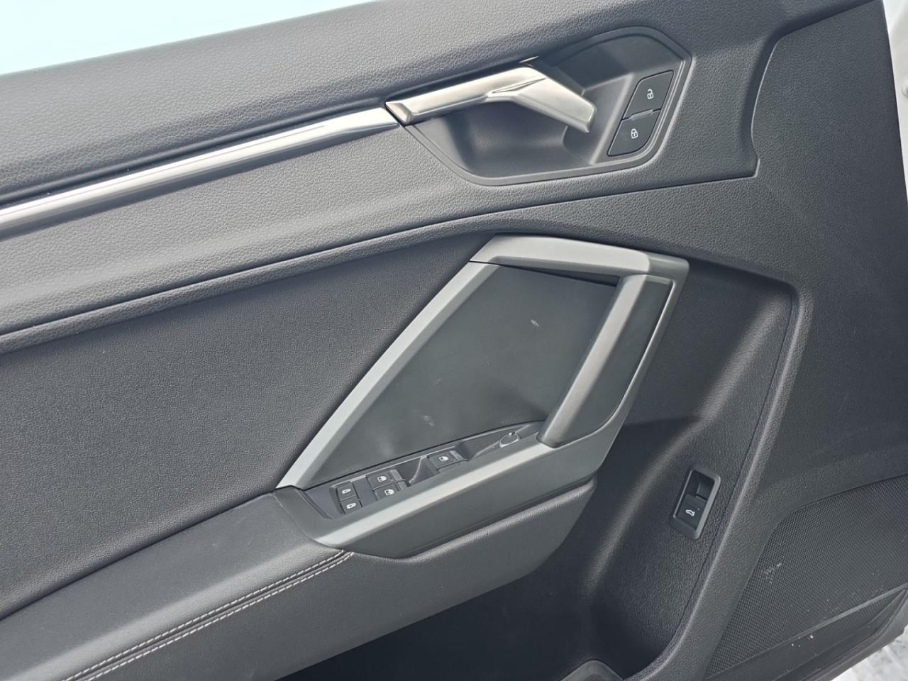 2024 Audi Q3 Progressiv S-Line * DIGITAL DASH / CARPLAY / PANOR Photo