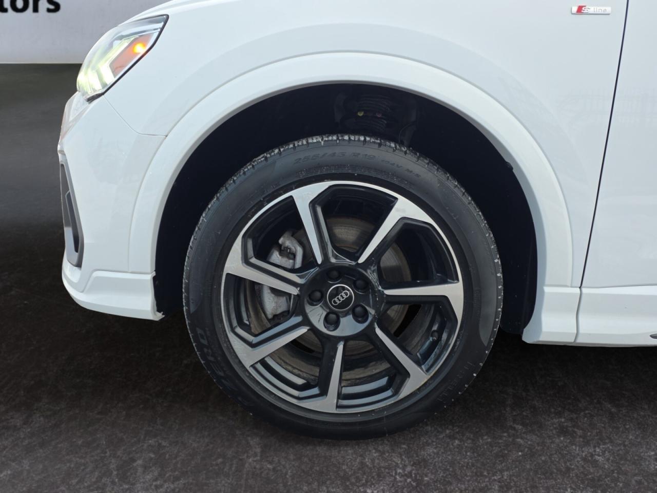 2024 Audi Q3 Progressiv S-Line * DIGITAL DASH / CARPLAY / PANOR Photo