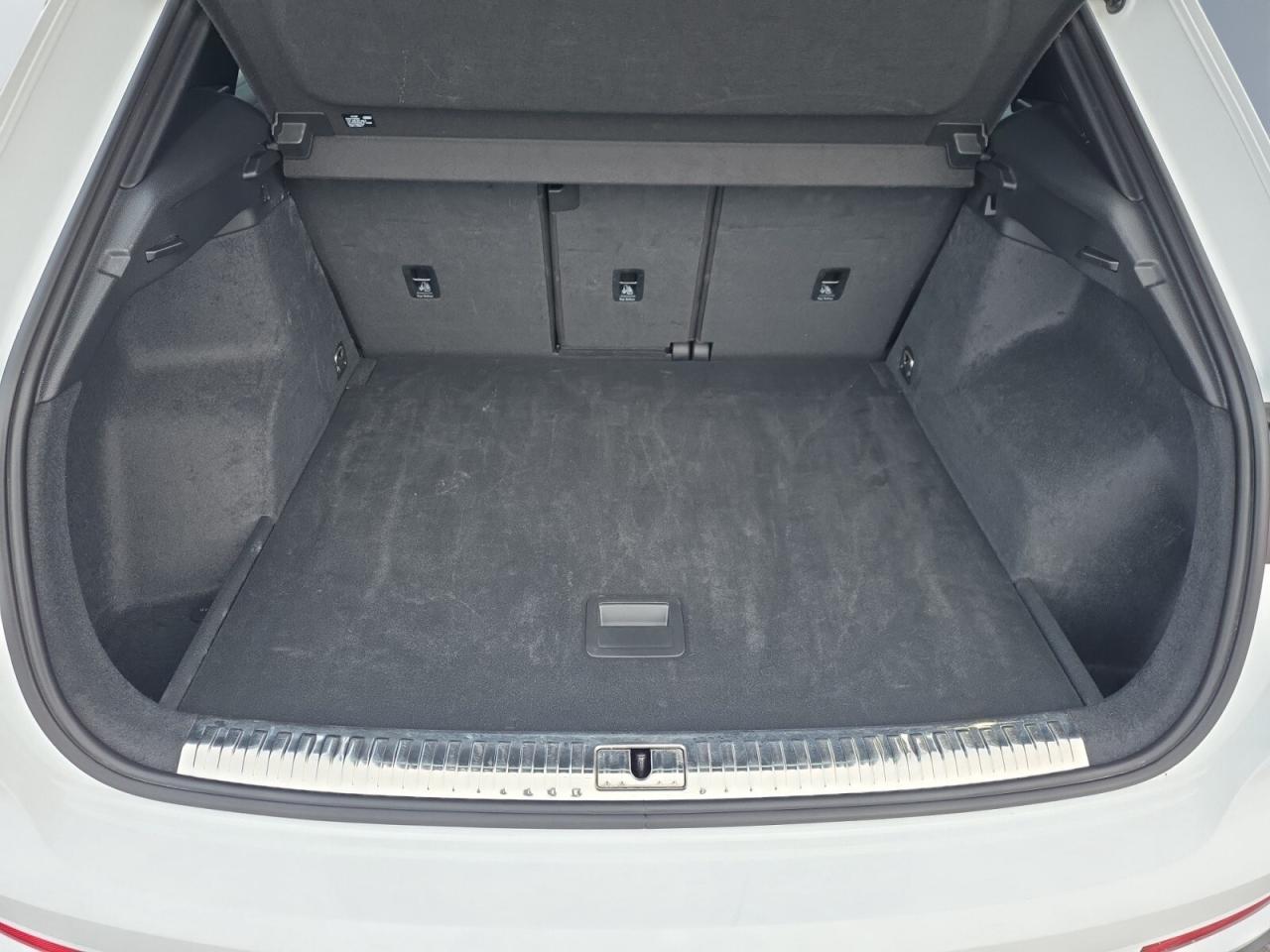 2024 Audi Q3 Progressiv S-Line * DIGITAL DASH / CARPLAY / PANOR Photo