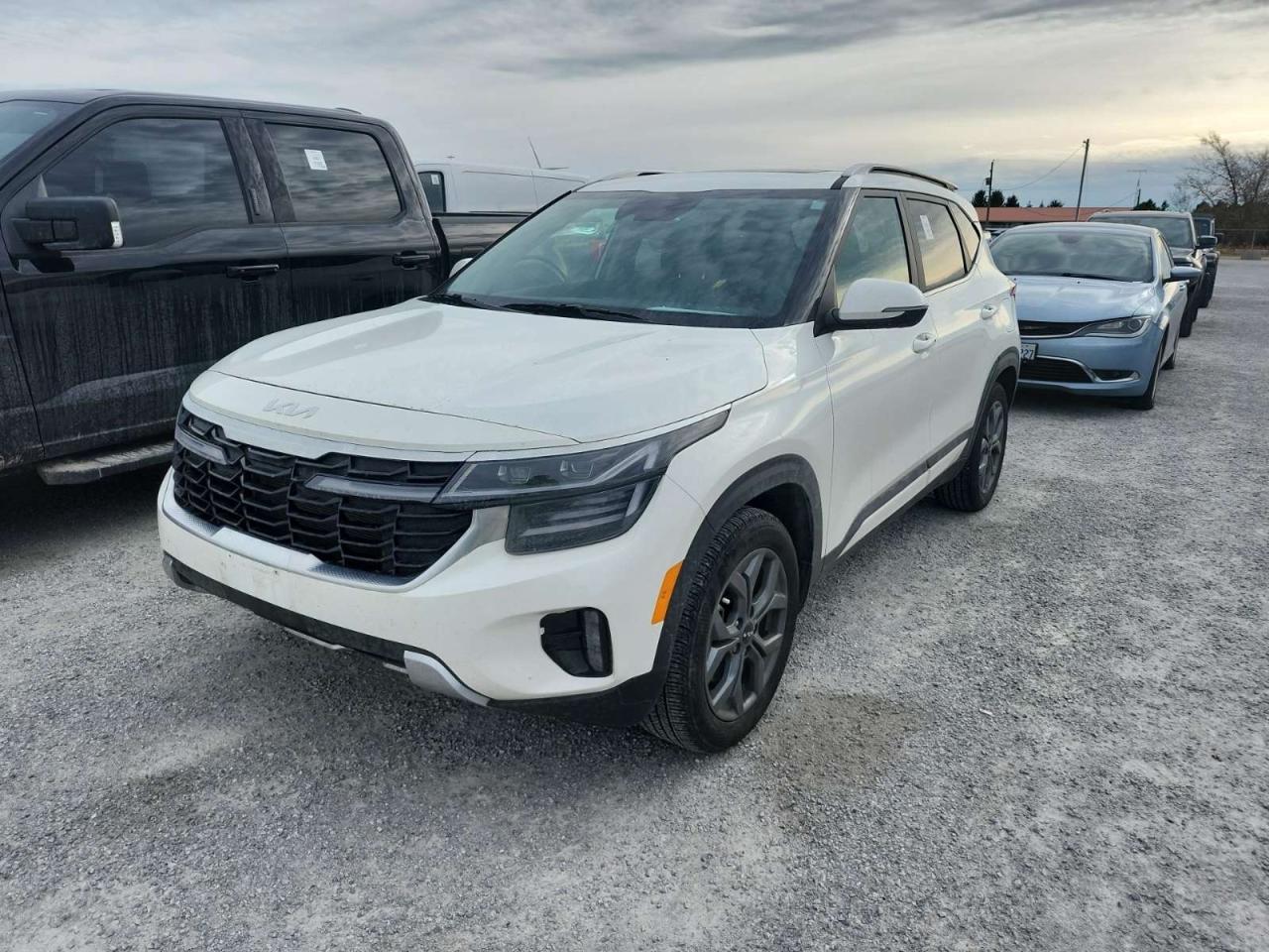 Serving Quinte for 60 years! 43,000 vehicles sold! We are one of Canadas largest independent retailers! High quantity-quality lease returns at live market pricing, best finance rates, rates as low as 6.45%, and no hidden fees. Up to 300 vehicles to choose from in 1 location. The way used car buying should be!