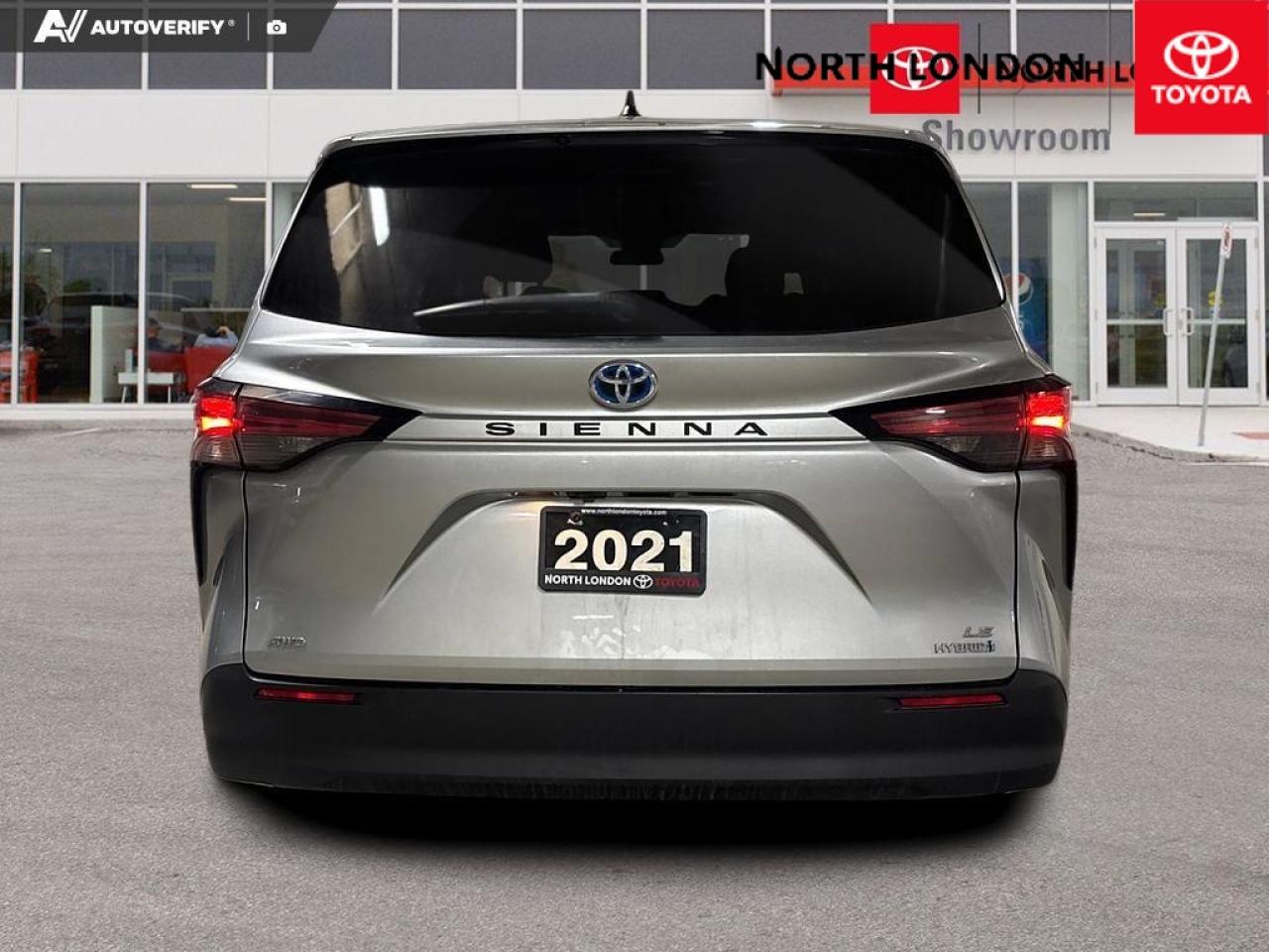 2021 Toyota Sienna  Photo4