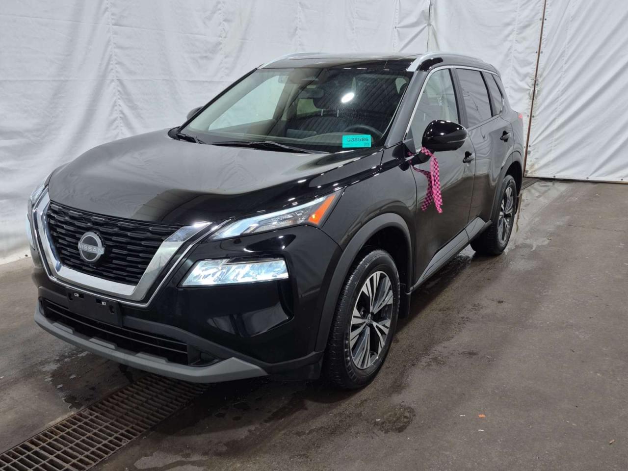 Used 2023 Nissan Rogue SV Moonroof 4dr All-Wheel Drive Sport Utility for sale in Belleville, ON