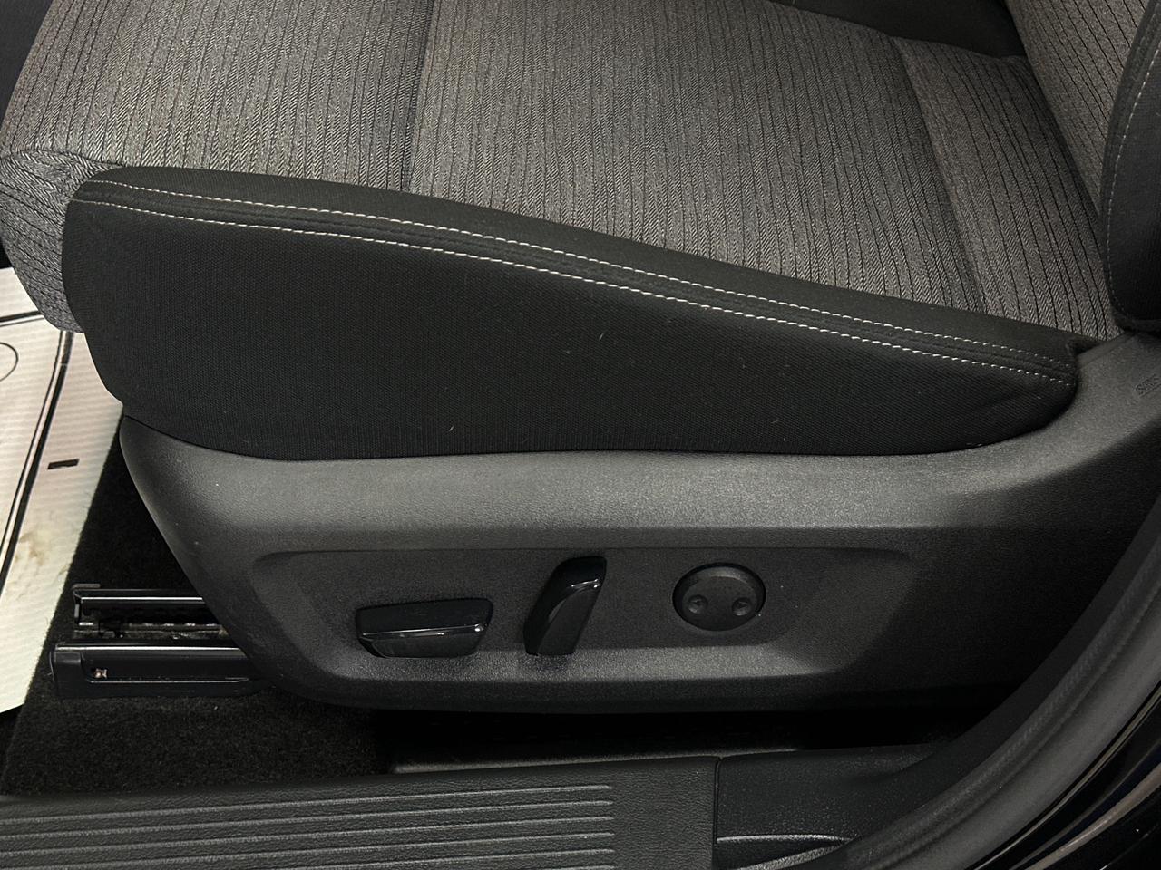 2023 Nissan Rogue SV Moonroof 4dr All-Wheel Drive Sport Utility Photo