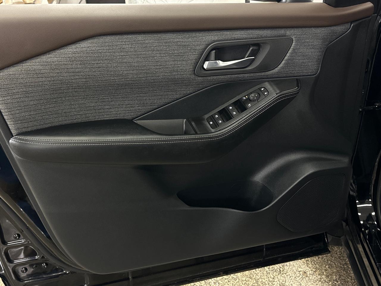 2023 Nissan Rogue SV Moonroof 4dr All-Wheel Drive Sport Utility Photo