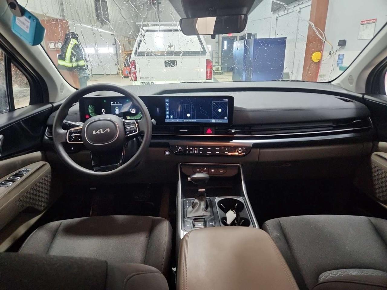 2025 Kia Carnival LX Passenger Van Photo