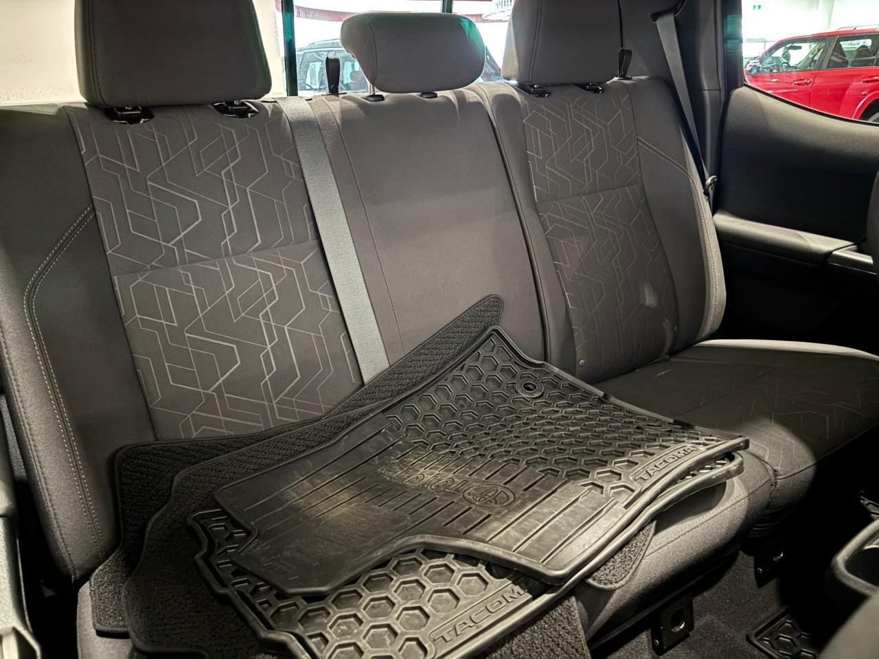 2017 Toyota Tacoma SR5 Photo