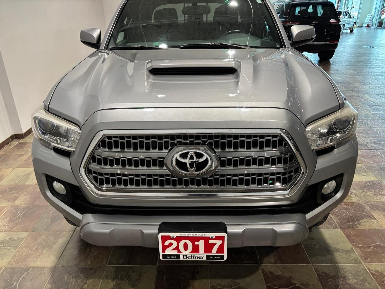 2017 Toyota Tacoma SR5 Photo