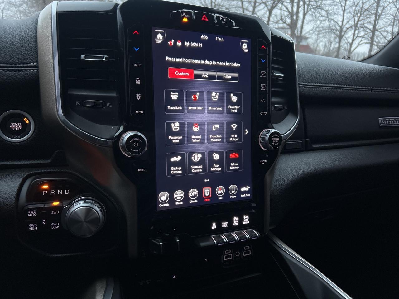 2019 RAM 1500 LARAMIE, LEATHER, PANORAMIC ROOF, REMOTE START! Photo
