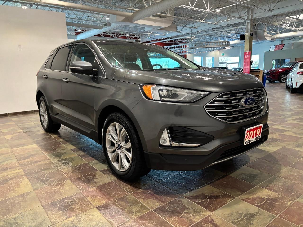2019 Ford Edge Titanium Photo