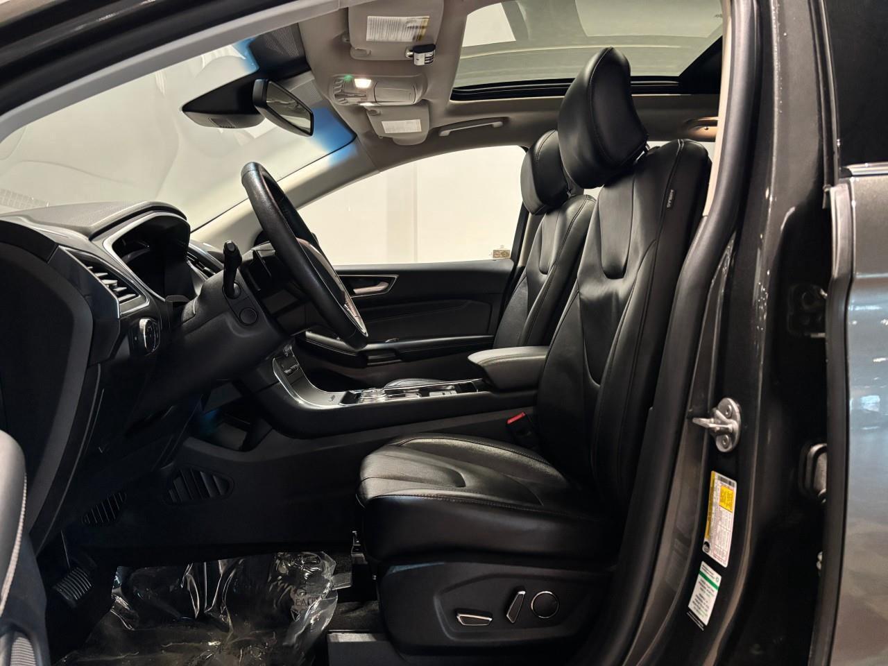 2019 Ford Edge Titanium Photo