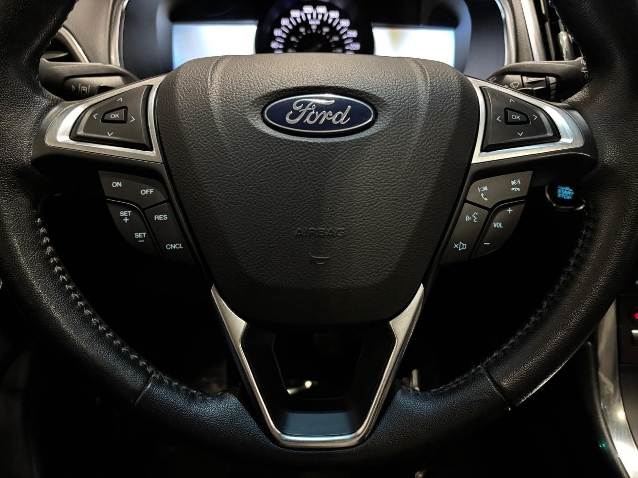 2019 Ford Edge Titanium Photo