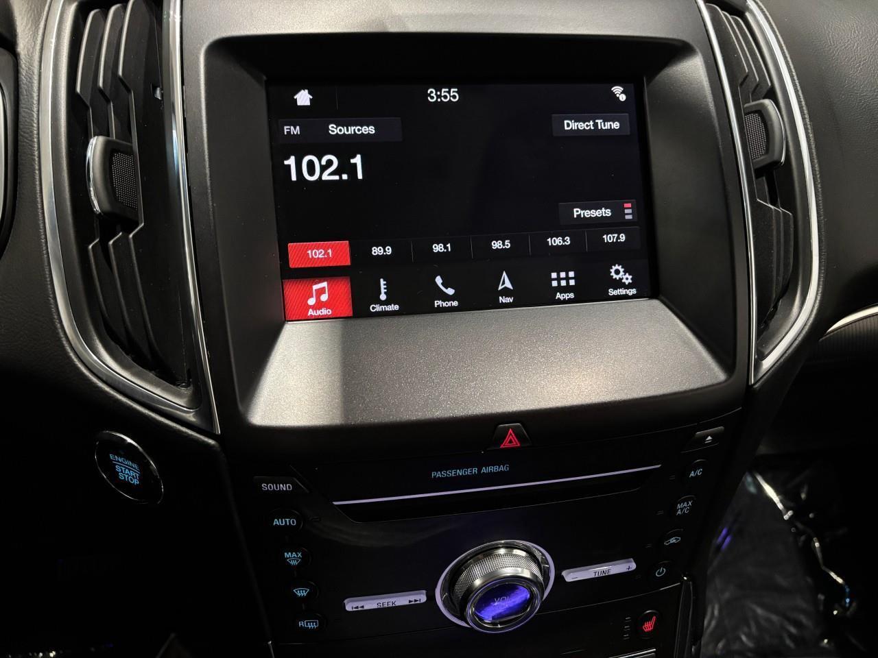 2019 Ford Edge Titanium Photo