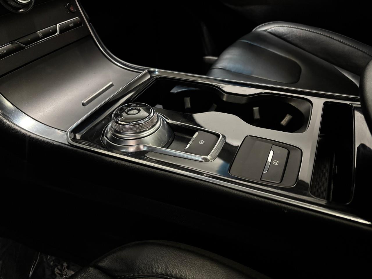 2019 Ford Edge Titanium Photo