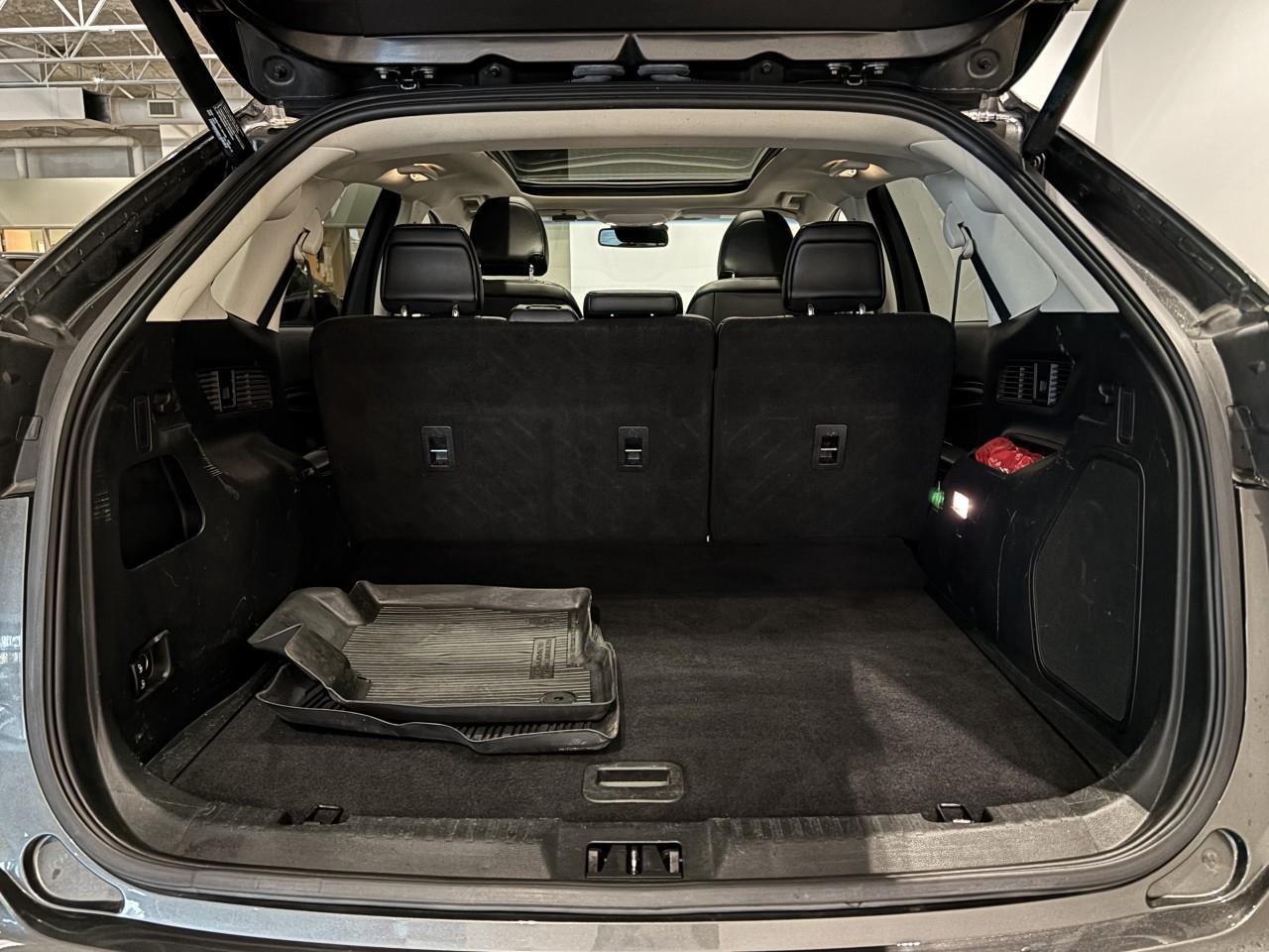 2019 Ford Edge Titanium Photo