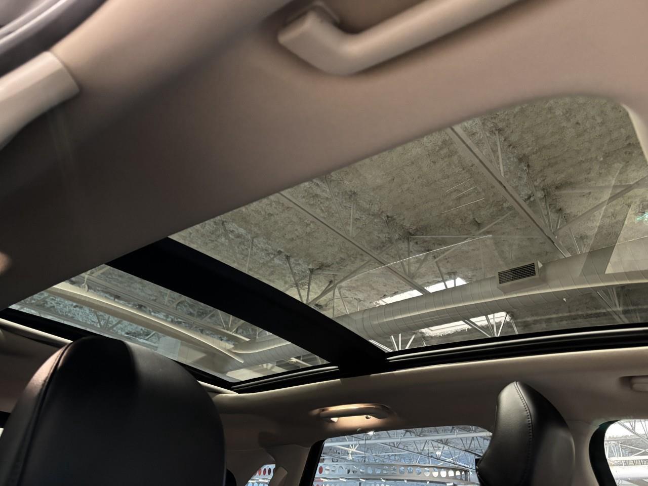 2019 Ford Edge Titanium Photo