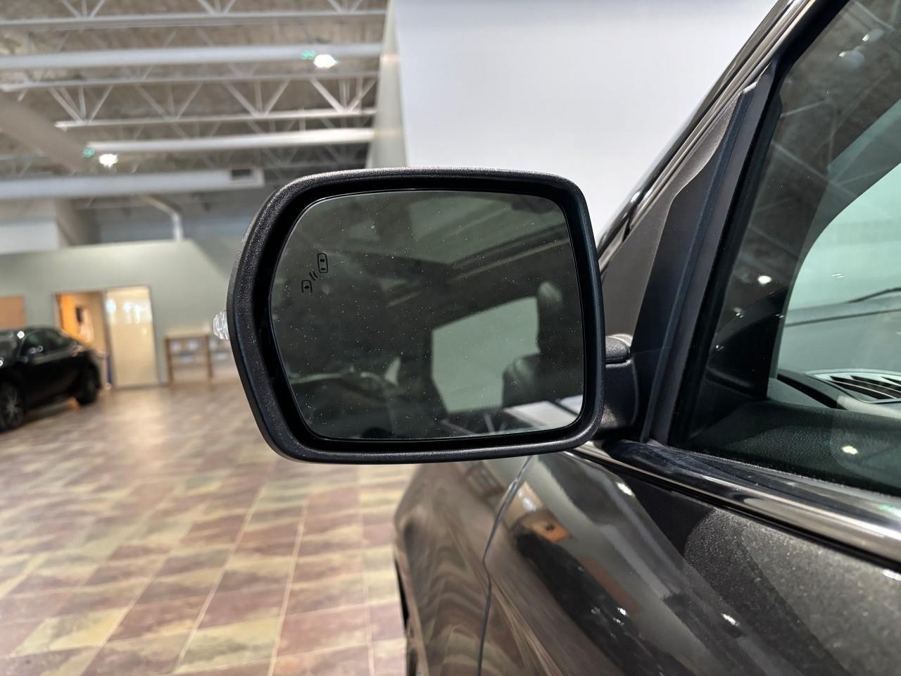 2019 Ford Edge Titanium Photo