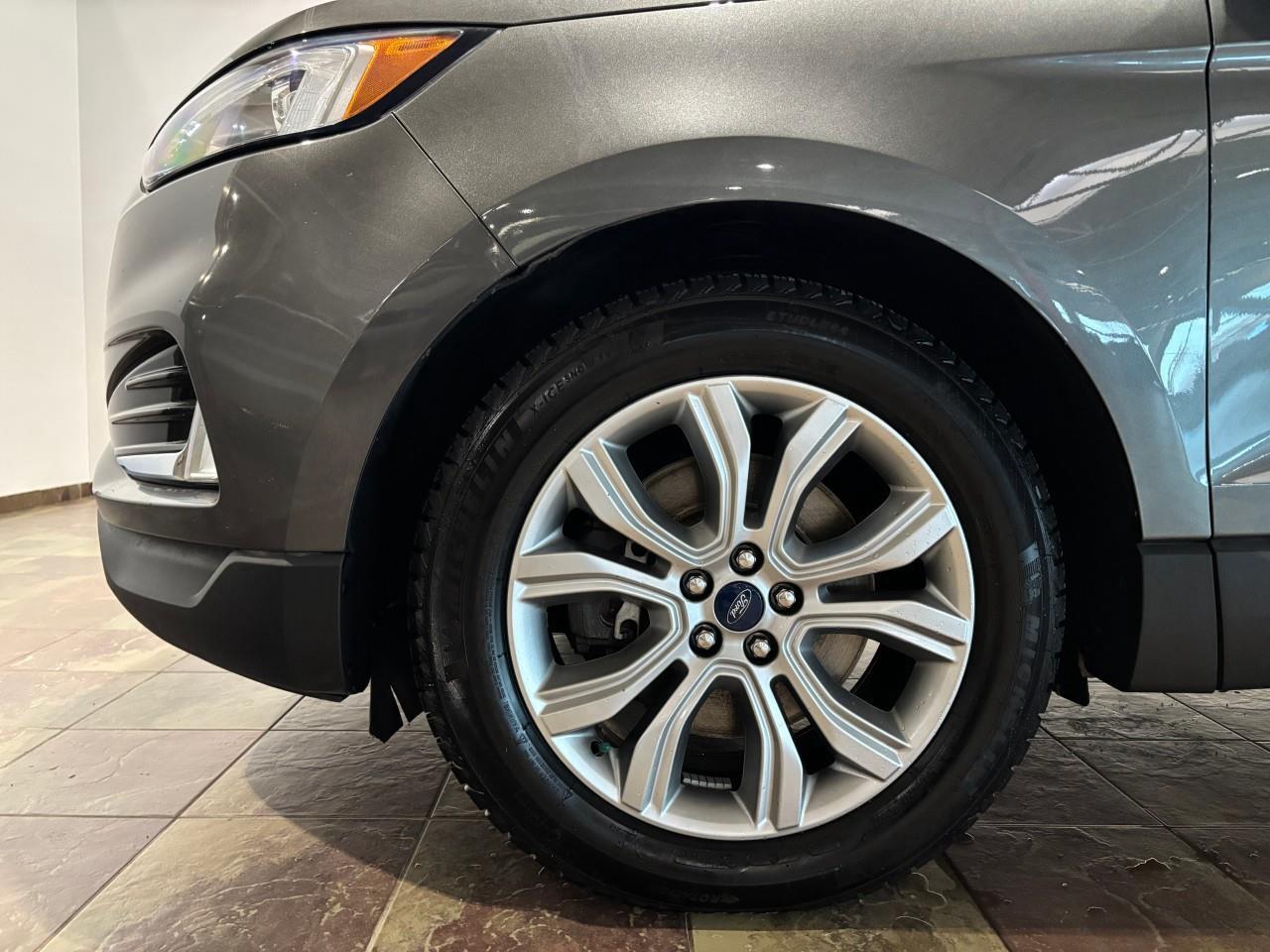 2019 Ford Edge Titanium Photo