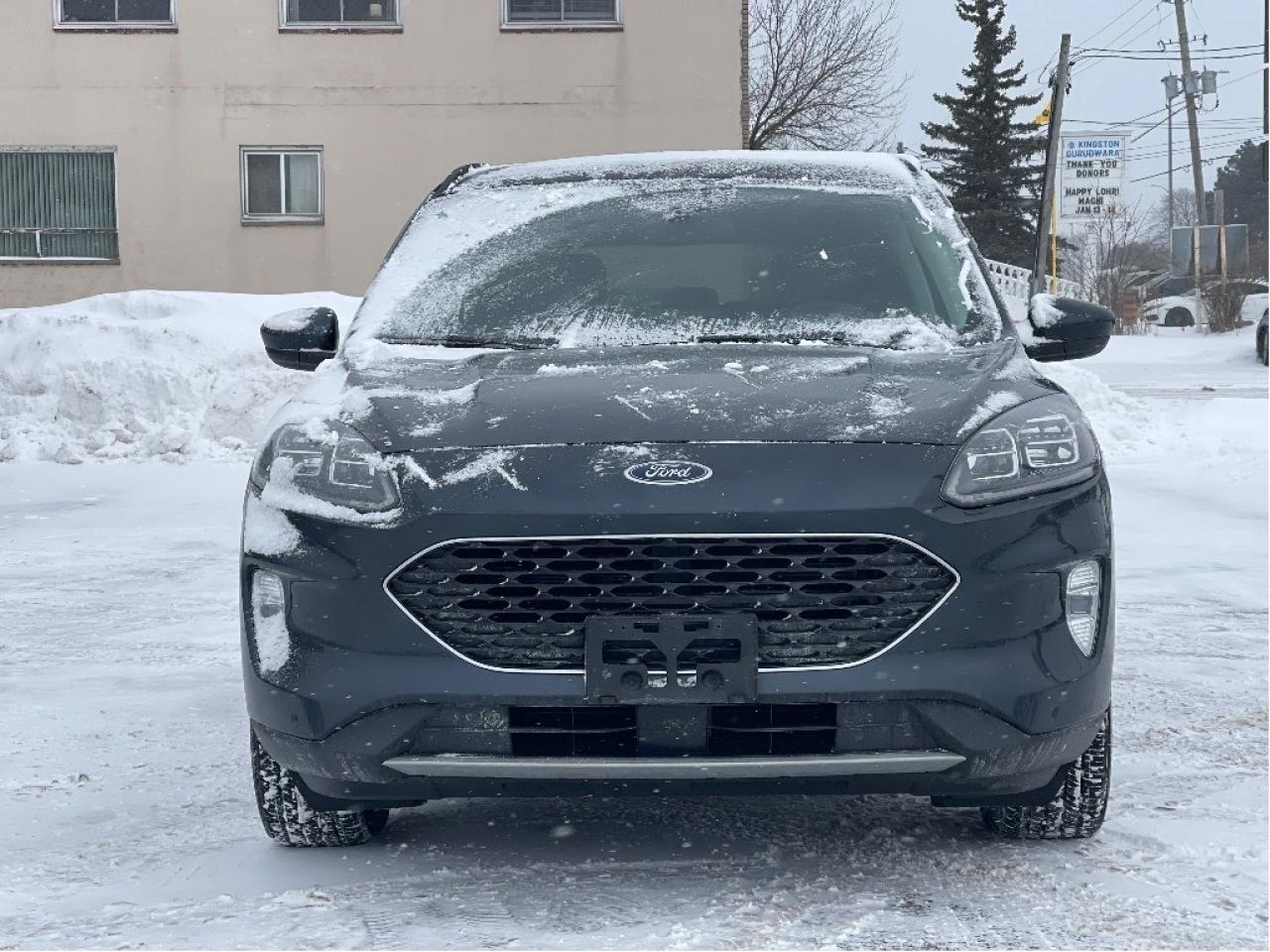 2022 Ford Escape Titanium Hybrid AWD Photo