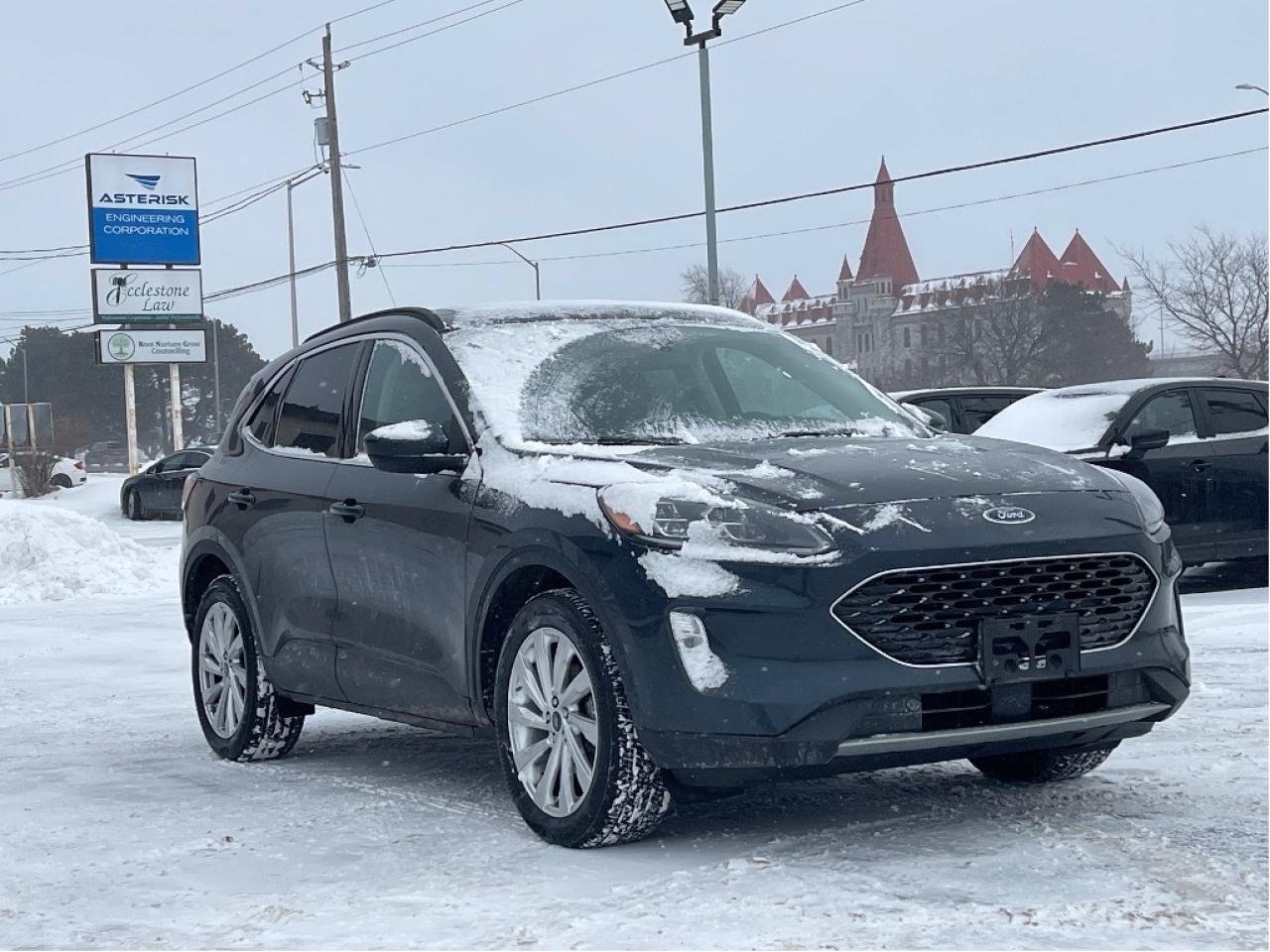 2022 Ford Escape Titanium Hybrid AWD Photo